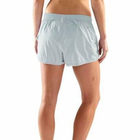 Skins Women's Plus System Run Shorts Size M, NWT!! - Picture 3 of 11